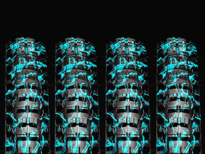 27.5 x 2.4  //  Trail Casing  // Blue Splatter