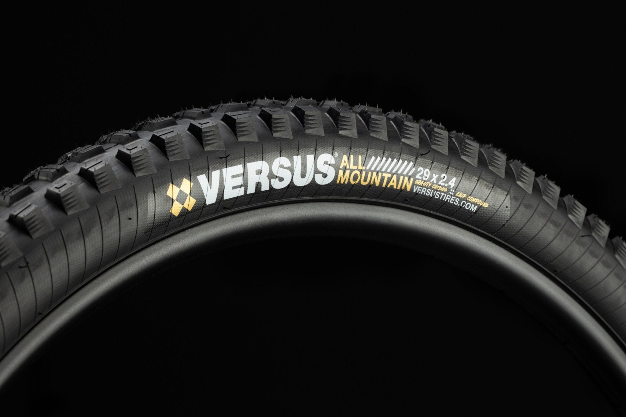 27.5 x 2.4 // Trail // Black - Versus Bicycle Tires