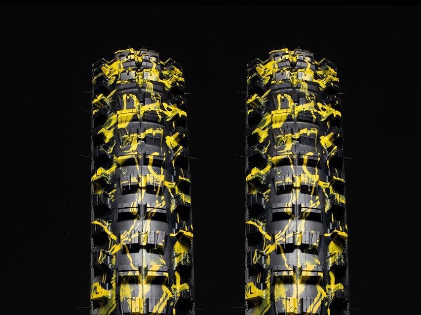 29x2.4 // Gravity Casing // Yellow Splatter - Versus Bicycle Tires