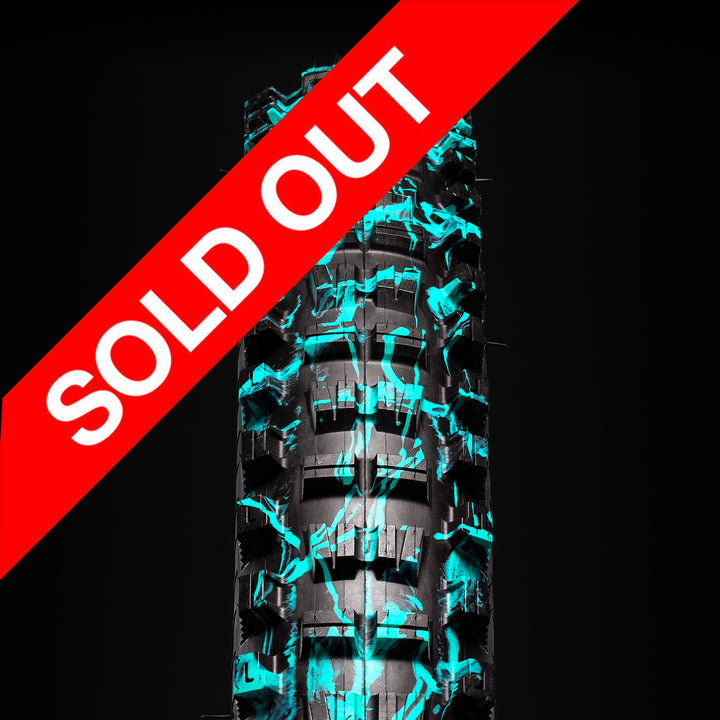 27.5 x 2.4  //  Trail Casing  // Blue Splatter