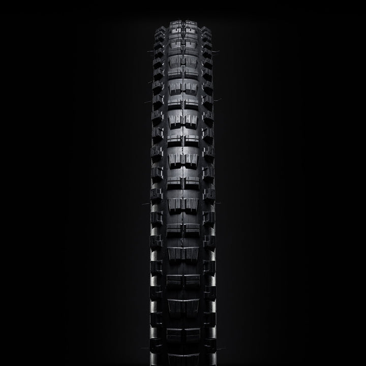 27.5 x 2.4 // Trail // Black - Versus Bicycle Tires